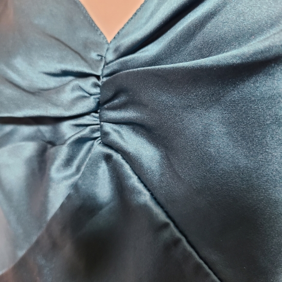 The Limited 100% silk blouse - Picture 2 of 7